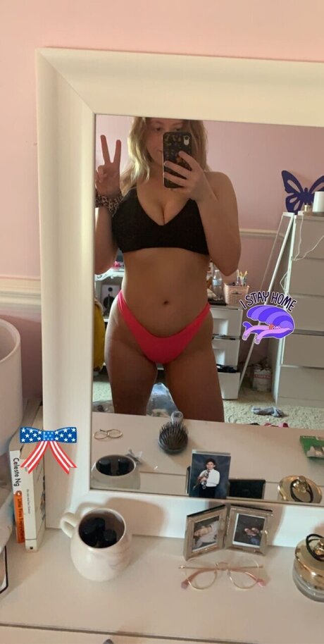 Naken lekkede OnlyFans-bilde av Butterfly Babe