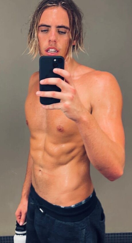 Naken läckt OnlyFans-bild av Ryan