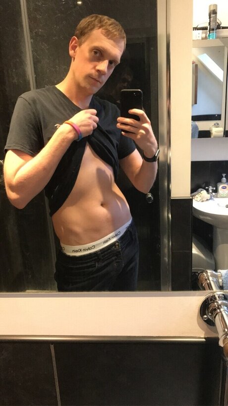 Nøgent lækket OnlyFans-billede af Kyle