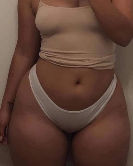 Naken läckt OnlyFans-bild av Melissa Leandra