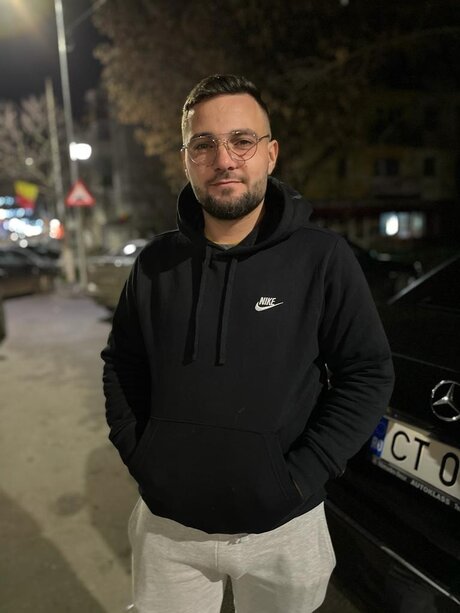 Photo nue de fuite OnlyFans de Florin Mangescu
