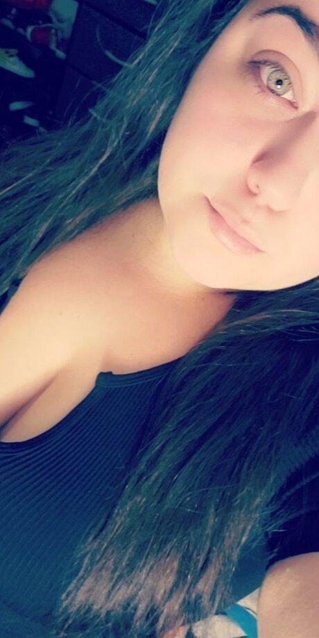 Alaston vuotanut OnlyFans-kuva Chrissy2