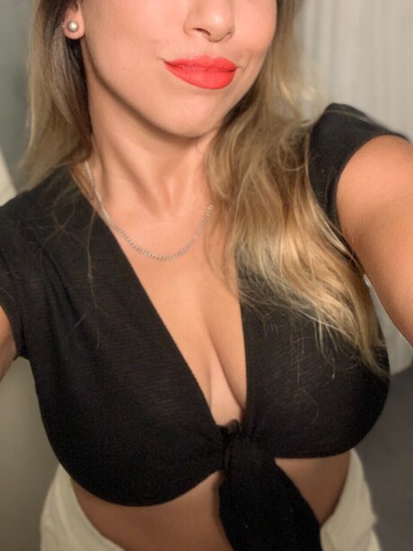 Nahá fotka uniklých OnlyFans od Erika Jones