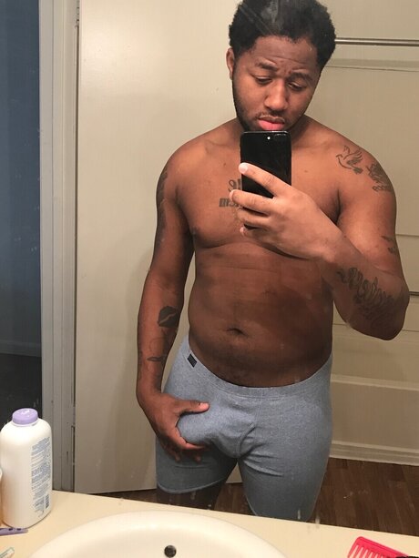 Alasti lekkinud OnlyFans-i pilt Draze