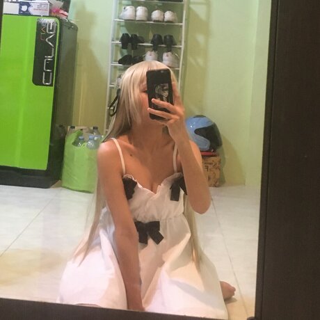 Nøgent lækket OnlyFans-billede af Miuu