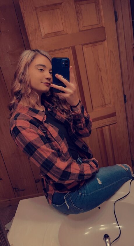 Alaston vuotanut OnlyFans-kuva Kaitlin Lloyd