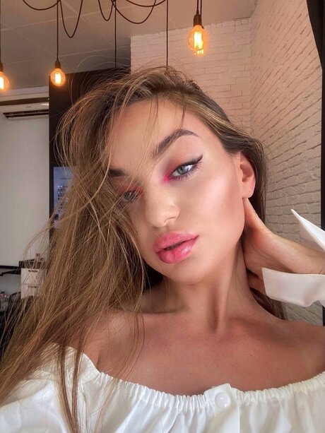 Naken lekkede OnlyFans-bilde av Kira