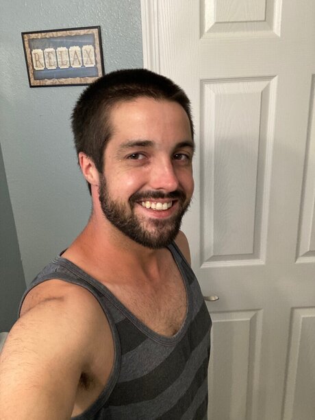 Nahá fotka uniklých OnlyFans od Justin Wolfe