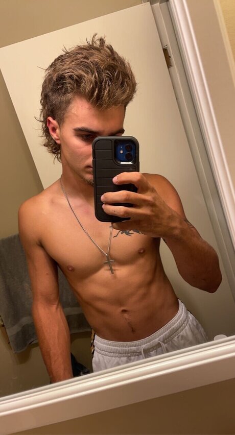 Nahá fotka uniklých OnlyFans od Trenton