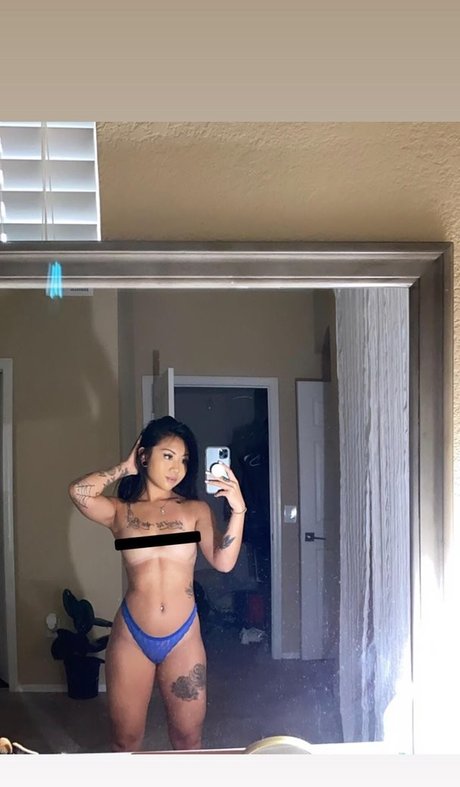 Nahá fotka uniklých OnlyFans od Rosebby