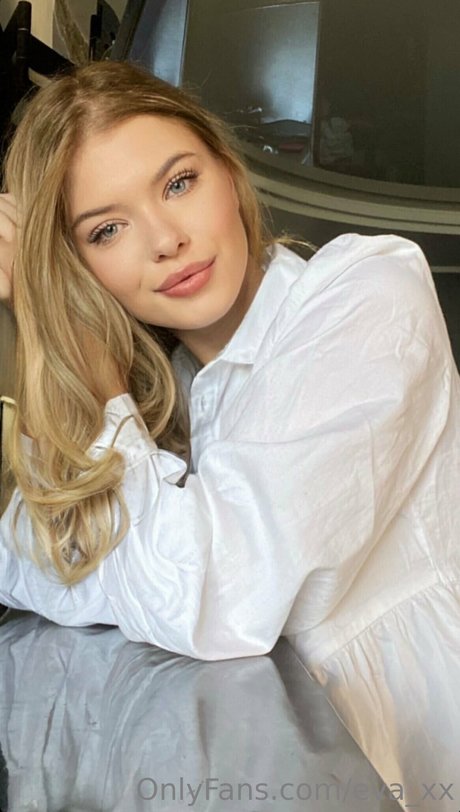 Alasti lekkinud OnlyFans-i pilt Evaxx