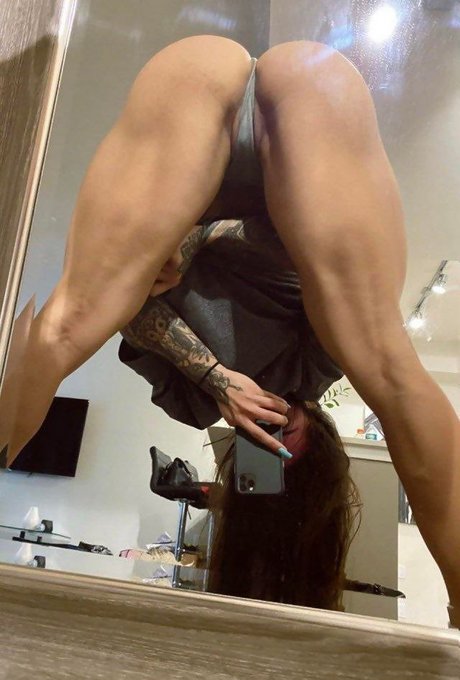 Naken lekkede OnlyFans-bilde av Bakhar Nabieva