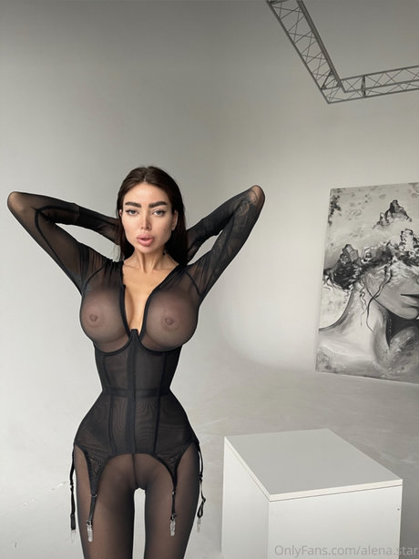Alena Omovych