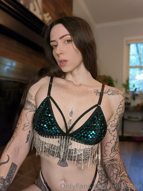 Nahá fotka uniklých OnlyFans od Evilraven