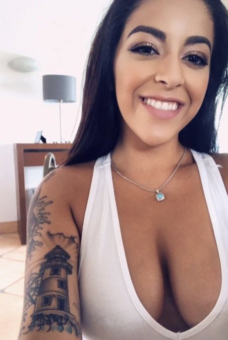 Foto di nudo di fuga di OnlyFans di Mia Martinez