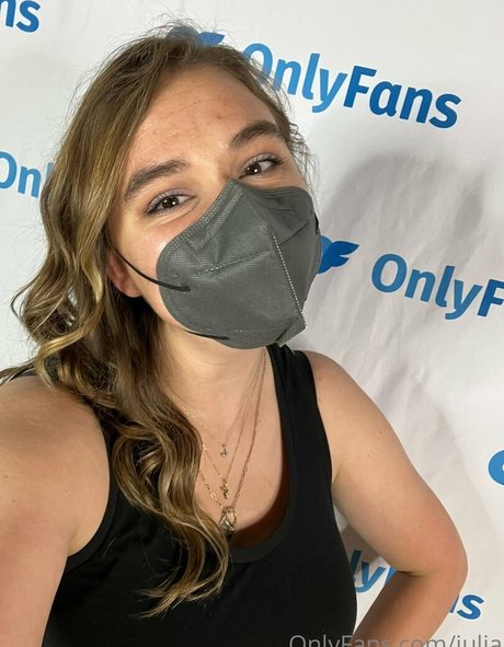 Nahá fotka uniklých OnlyFans od Julia