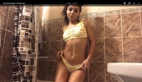 Naken lekkede OnlyFans-bilde av Tasya Mini