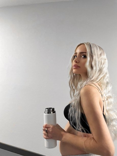 Naomi Woods