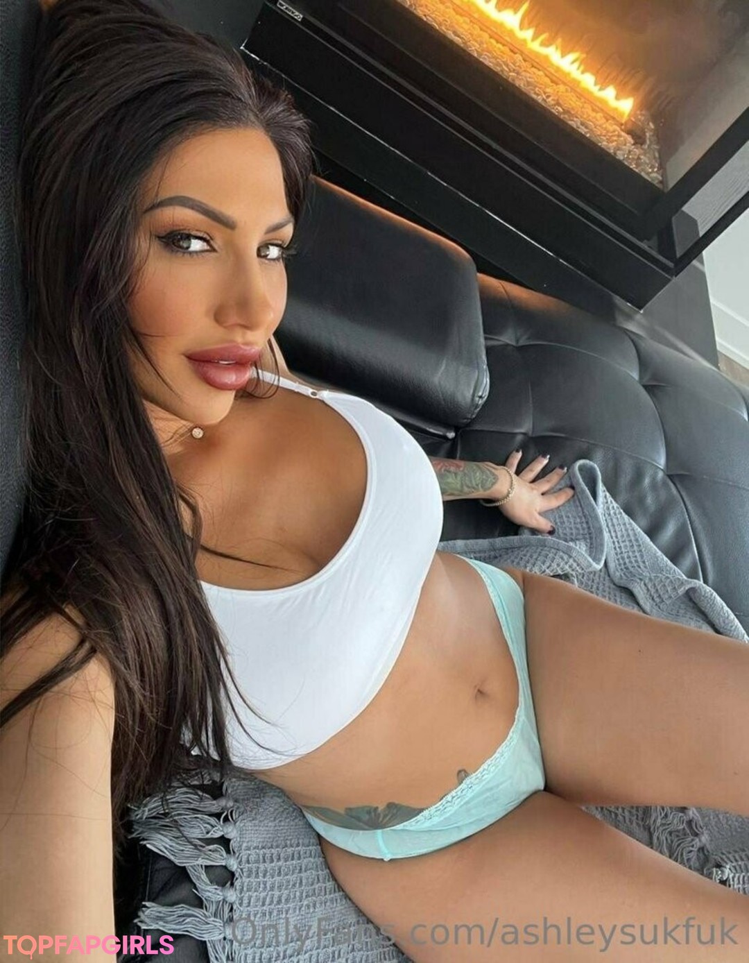 Nahá fotka uniklých OnlyFans od Ashley Suk Fuk #1077