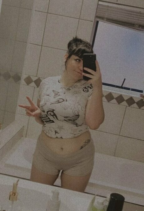 Alrightyp3ach OnlyFans