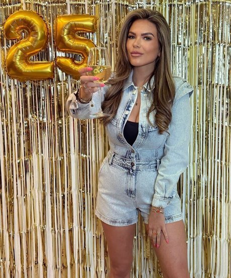 Naken läckt OnlyFans-bild av Nana Van Veghel