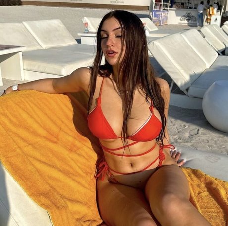 Naken lekkede OnlyFans-bilde av Lucile