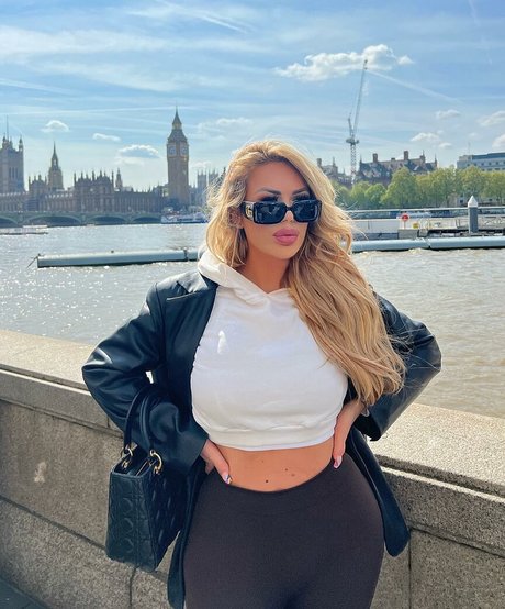Foto desnuda filtrada de OnlyFans de Lisa Amber