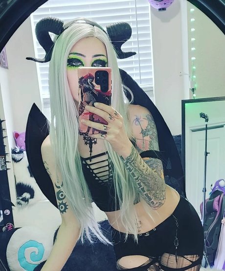 Nahá fotka uniklých OnlyFans od Ladysurvival