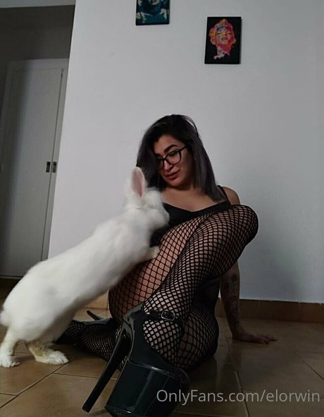Nahá fotka uniklých OnlyFans od Elorwin