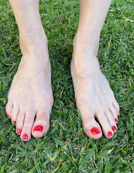 Nahá fotka uniklých OnlyFans od Fridayfancyfeet