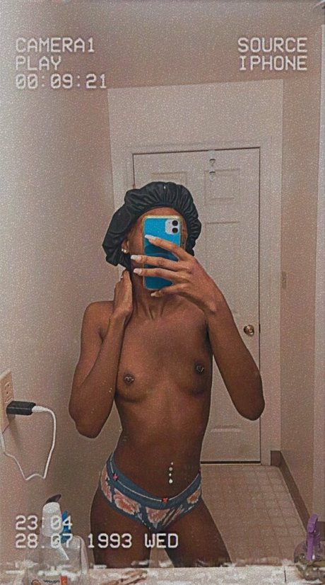 Naakte gelekte OnlyFans-foto van Worldofslimm