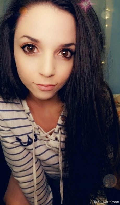 Nahá fotka uniklých OnlyFans od Kitkatterson