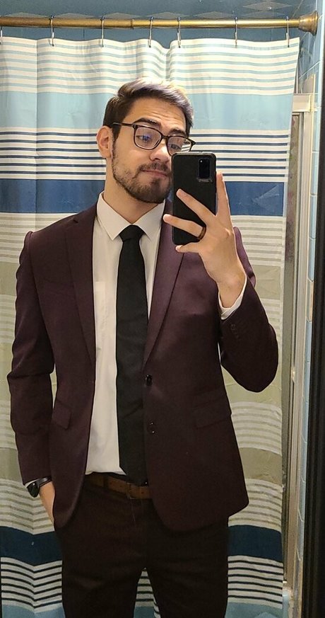 Naken lekkede OnlyFans-bilde av Tragicgaynerd