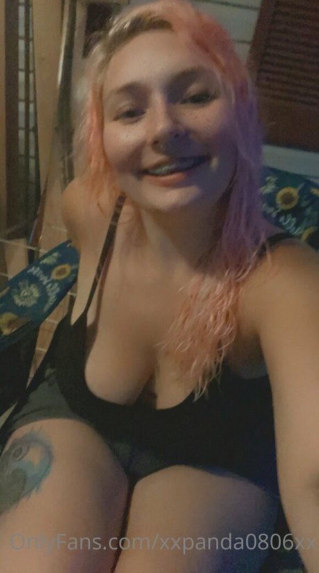 Nahá fotka uniklých OnlyFans od Xxpanda0806xx