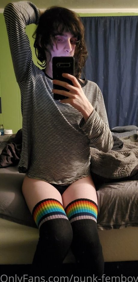 Alaston vuotanut OnlyFans-kuva Punkfemboy