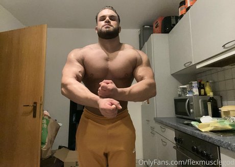 Foto nua vazada do OnlyFans de Flexmusclegod