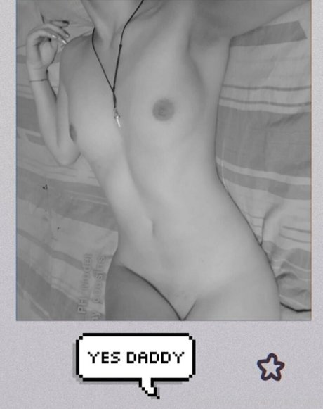 Nahá fotka uniklých OnlyFans od Emmamodel