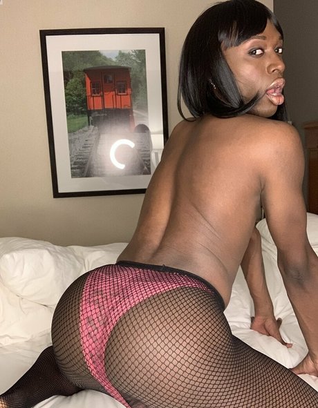 Alaston vuotanut OnlyFans-kuva Itsvaleriemay