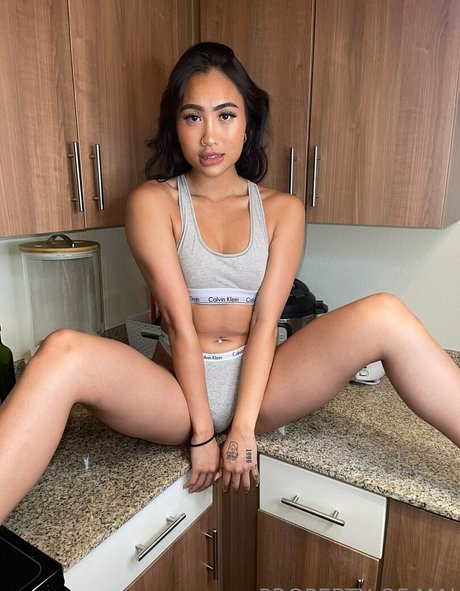 Naken läckt OnlyFans-bild av Queen Mai