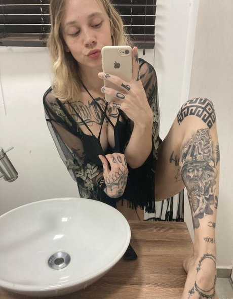 Nahá fotka uniklých OnlyFans od Gwen Stacy
