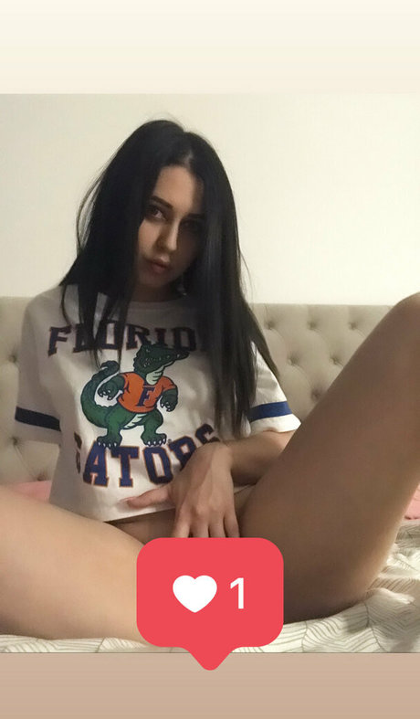Обнаженная фотография утечки OnlyFans от Trixiietangfree