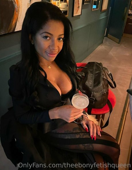 Foto nua vazada do OnlyFans de Theebonyfetishqueen