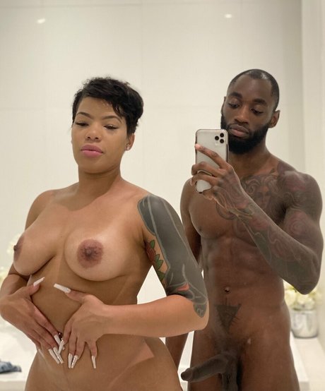 Foto nua vazada do OnlyFans de Realkingnasir