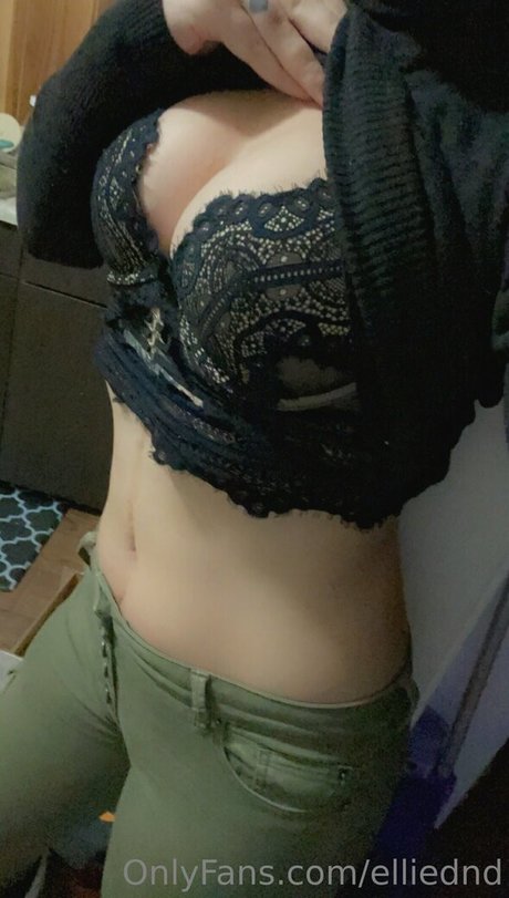 Nahá fotka uniklých OnlyFans od Elliednd