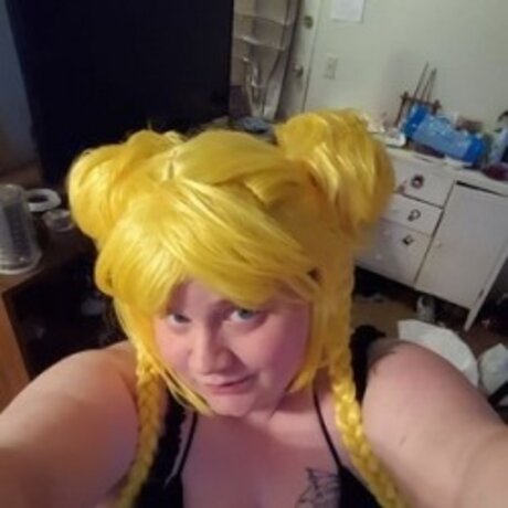 Naken läckt OnlyFans-bild av Frisky Momo