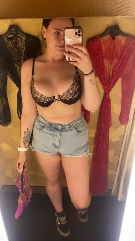 Naken lekkede OnlyFans-bilde av Cassss 