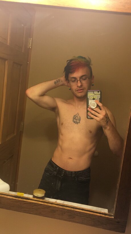Naken läckt OnlyFans-bild av Sadboi