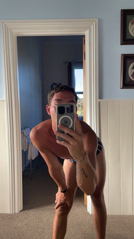 Обнаженная фотография утечки OnlyFans от Sharaz Simonsen