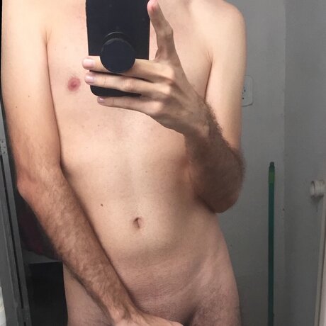 Nøgent lækket OnlyFans-billede af Magrinho Pass 