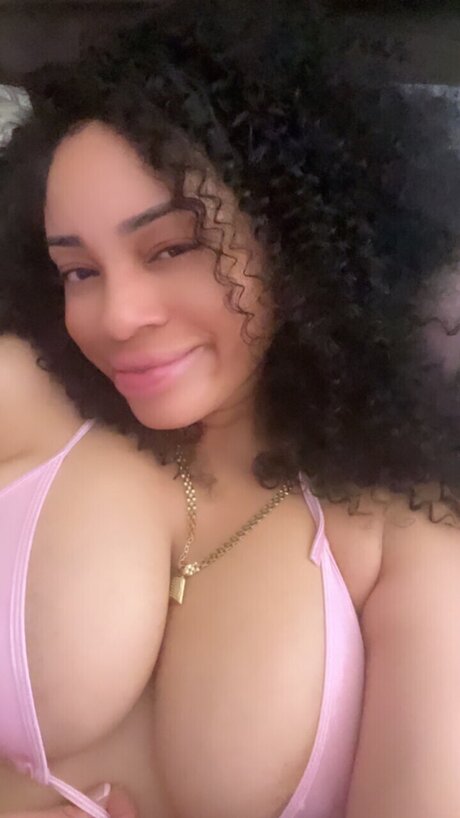 Photo nue de fuite OnlyFans de Honey Fire 